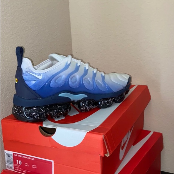 nike vapormax plus navy blue